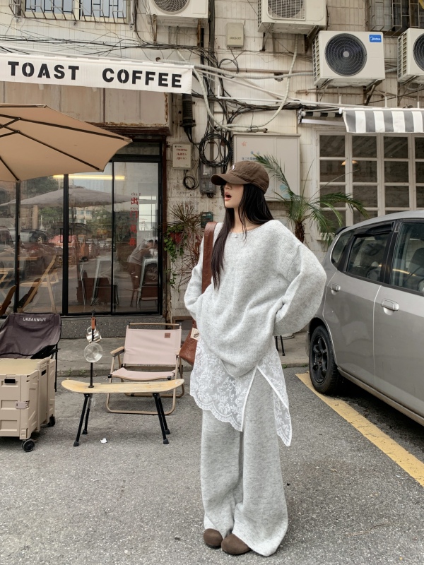 Knitted loose autumn and winter ins versatile knitted sweater suit with lace layered skirt