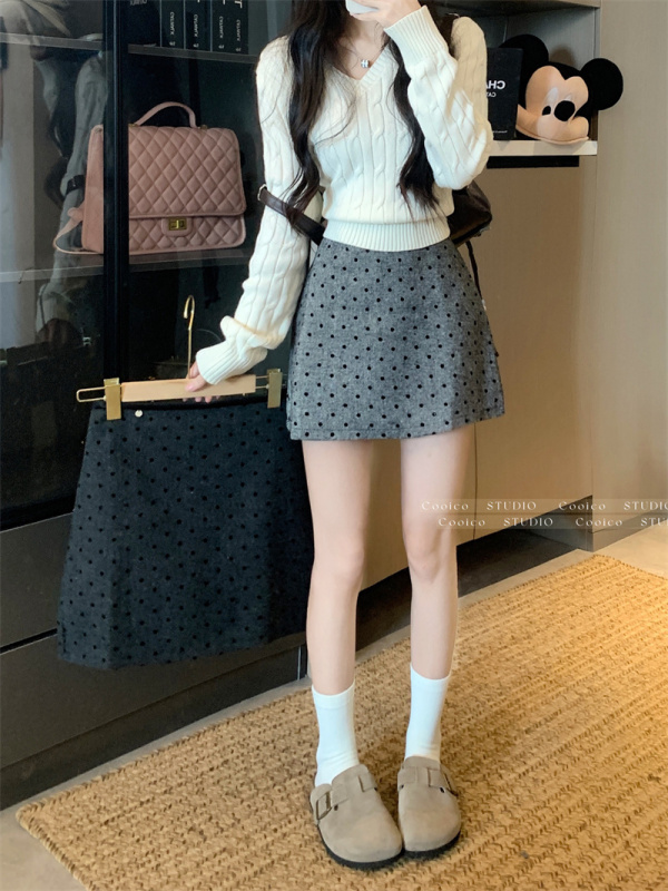 French gray temperament retro niche polka dot high waist skirt autumn and winter anti-exposure hip skirt