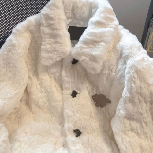 2024 new high-end autumn and winter gentle, sweet and cool lamb plush white eco-friendly fur short coat for women