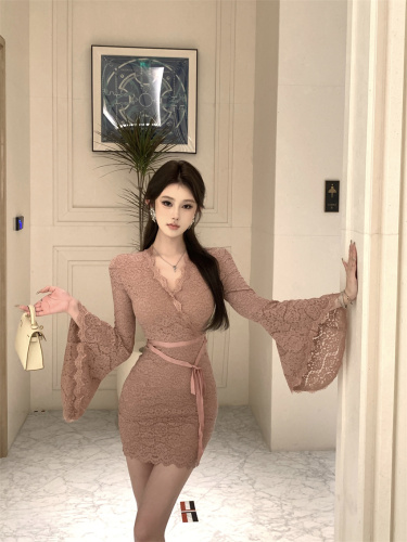 Photographed! Lace V-neck trumpet sleeve dress, sexy temperament, waist-cinching, slimming, bustier short skirt