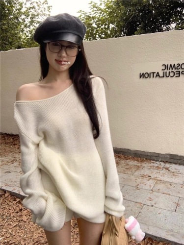 South Korea's Dongdaemun Tea Style Outfit Set Hot Girl One-shoulder Long-Sleeved Sweater Women's Autumn and Winter Knitted Shorts Two-piece Set