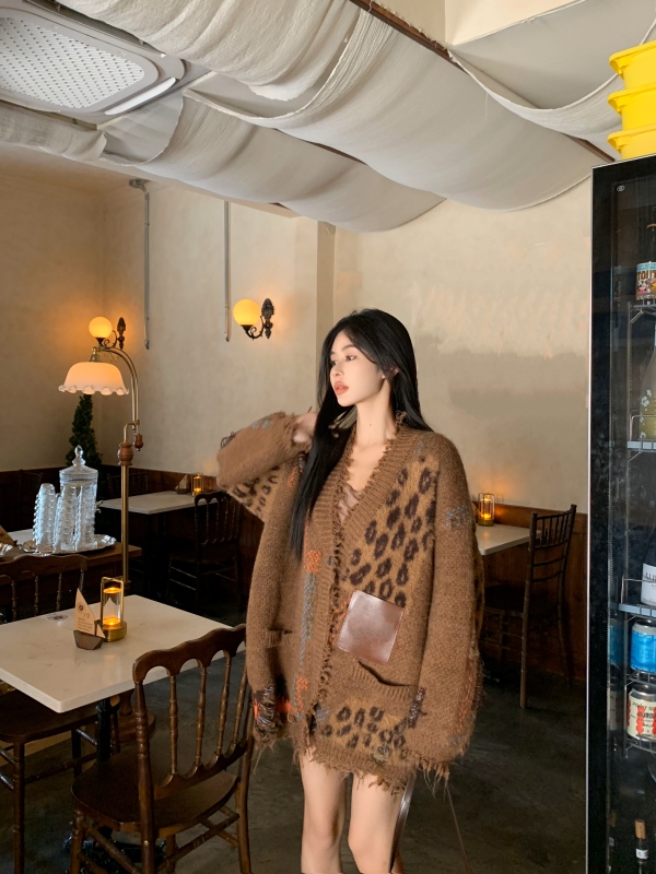 Broken tassel thickened contrast sweater loose and relaxed cardigan jacket for women