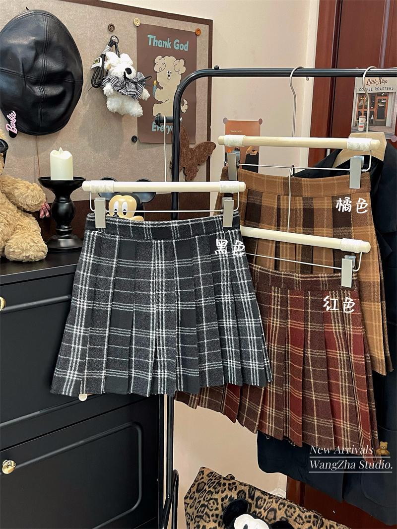 Actual shot of autumn and winter thick woolen retro plaid pleated skirt high waist anti-exposure A-line skirt