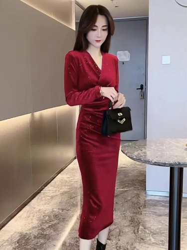 V-neck velvet starry dress women's autumn and winter new style temperament waist slimming slit hip-covering long skirt