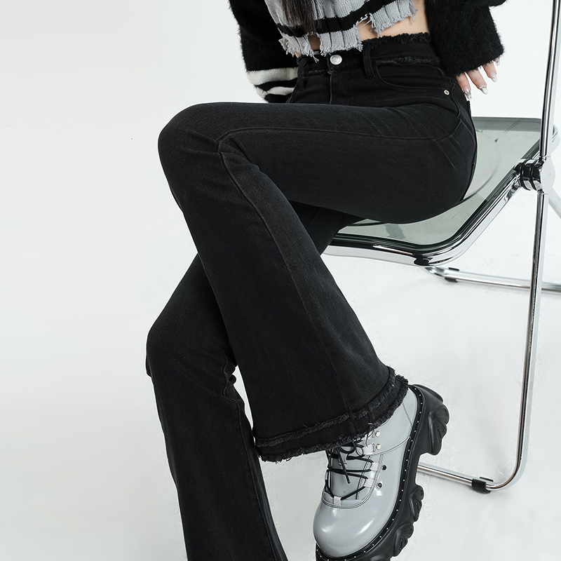 Versatile and simple black raw edge bootcut jeans for women, spring and autumn style, high-waisted, slimming, stretchy, slim-fitting, floor-length bell-bottomed trousers