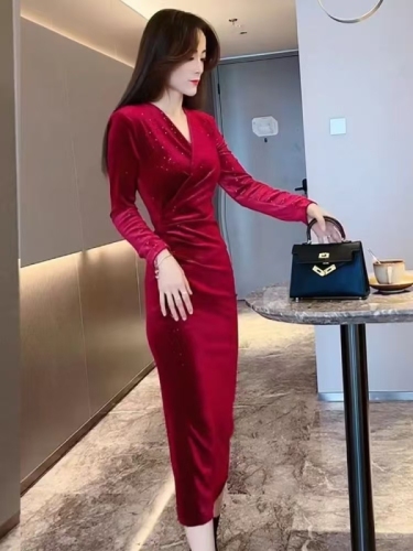 V-neck velvet starry dress women's autumn and winter new style temperament waist slimming slit hip-covering long skirt