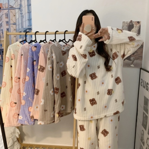 Actual shot ~ Autumn and winter new peach cartoon bear coral velvet warm home wear pajamas set for women