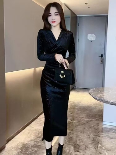 V-neck velvet starry dress women's autumn and winter new style temperament waist slimming slit hip-covering long skirt