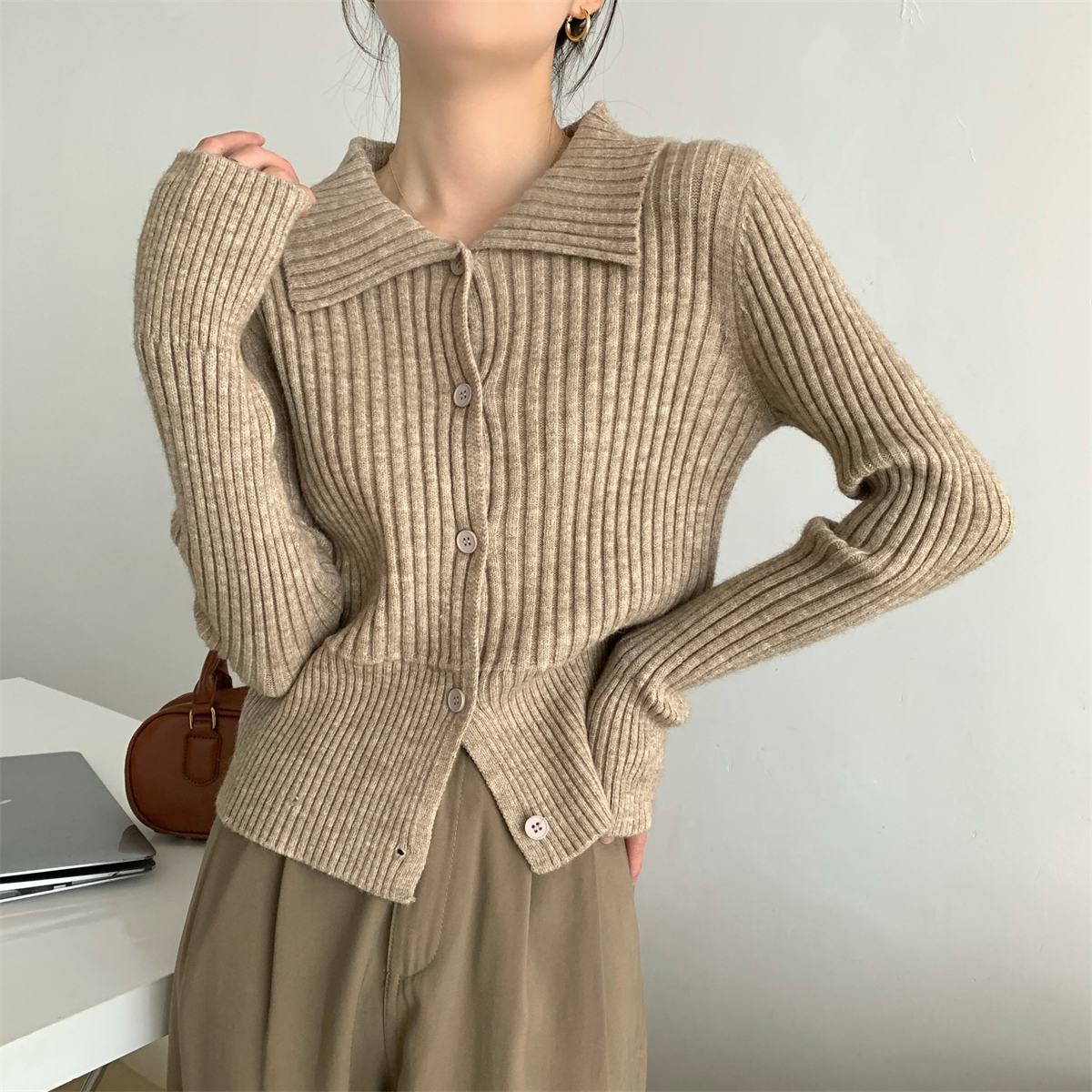 Actual shot of autumn and winter Korean style polo collar single-breasted temperament Andy velvet sweater long-sleeved sweater jacket for women
