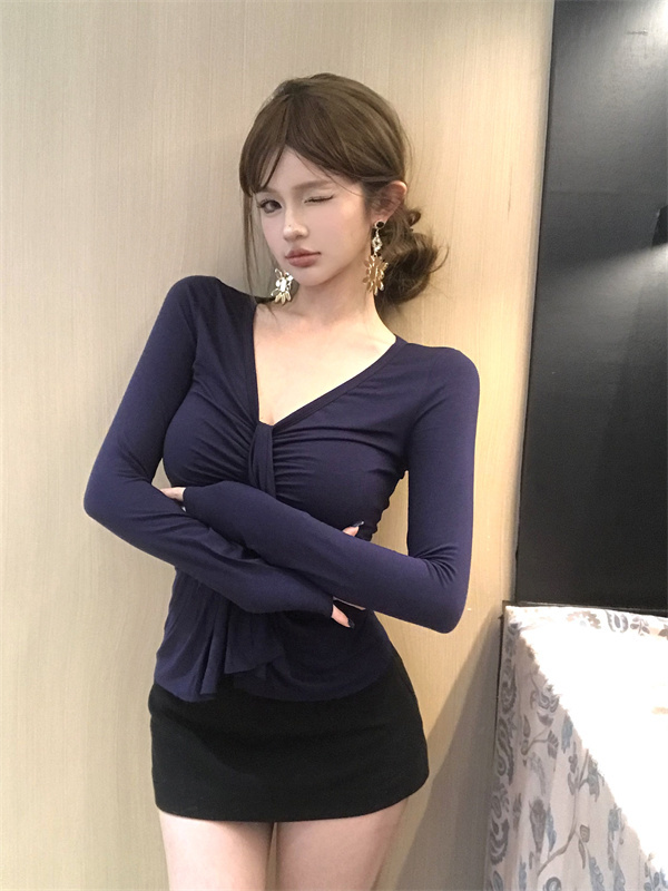 Ancient pure lusty temperament, gentle and slim V-neck long-sleeved design top