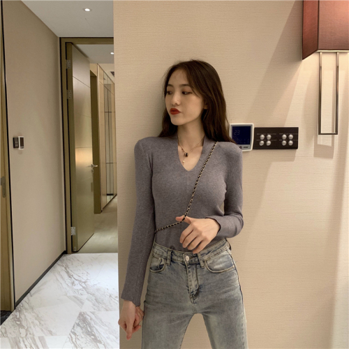 Real shot Autumn new solid color slimming V-neck long-sleeved sweater top slimming bottoming shirt