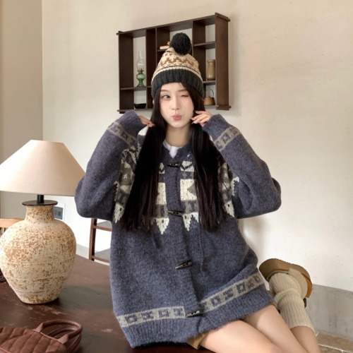 Real shot 2024 autumn and winter new Fair Isle vintage alpaca horn button cardigan sweater thickened jacket