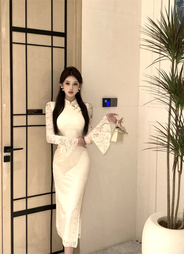 Actual shot of new Chinese style improved plate buckle slim fit trumpet sleeve lace cheongsam dress mid-length