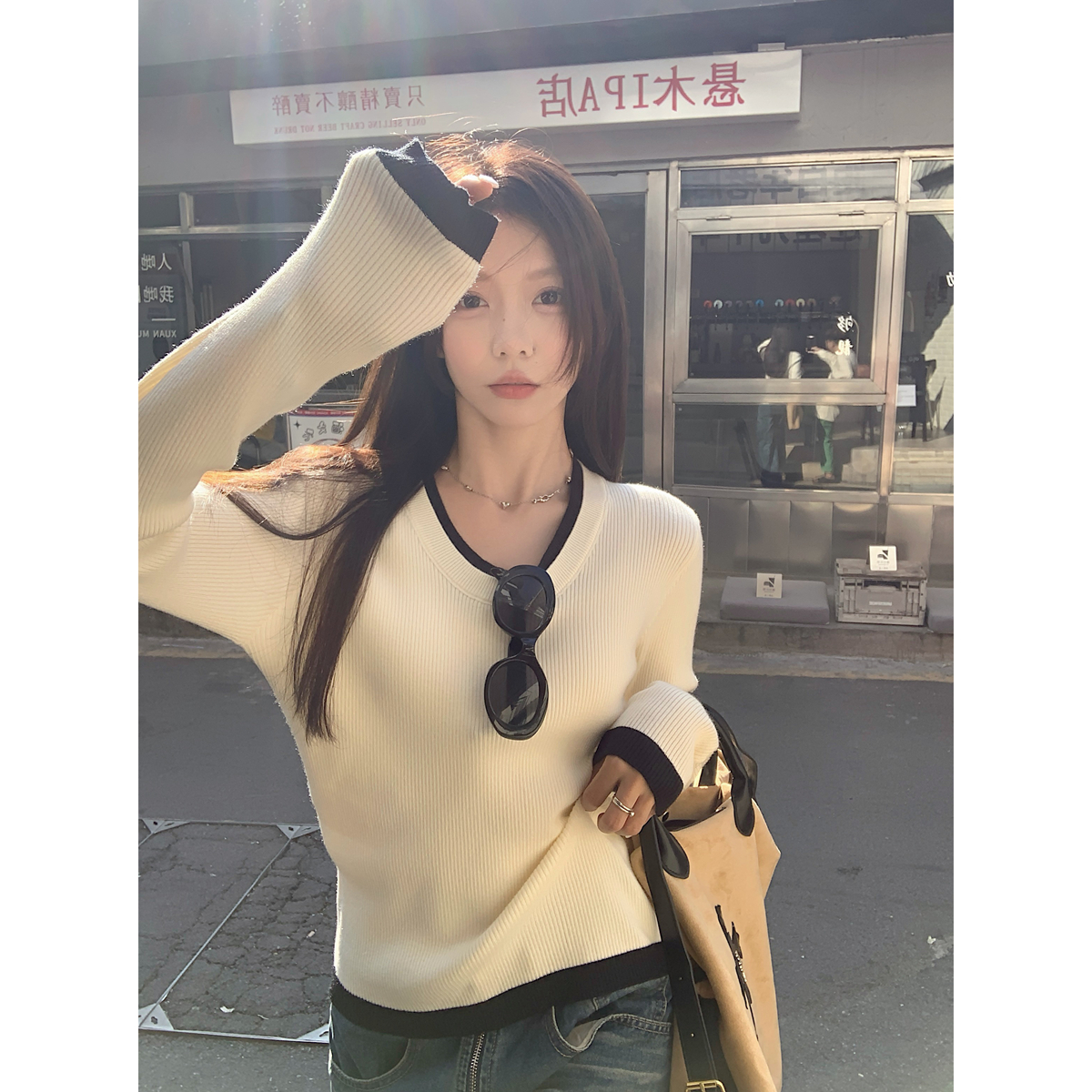Actual shot of autumn and winter Korean style contrasting color u-neck versatile Andy velvet slim-fitting sweater long-sleeved bottoming sweater top