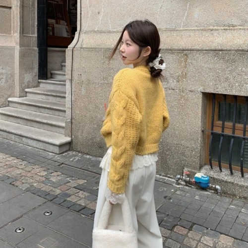 Real shot of retro soft waxy round neck long-sleeved twist sweater + lace stitching slimming bottoming shirt + corduroy wide-leg pants