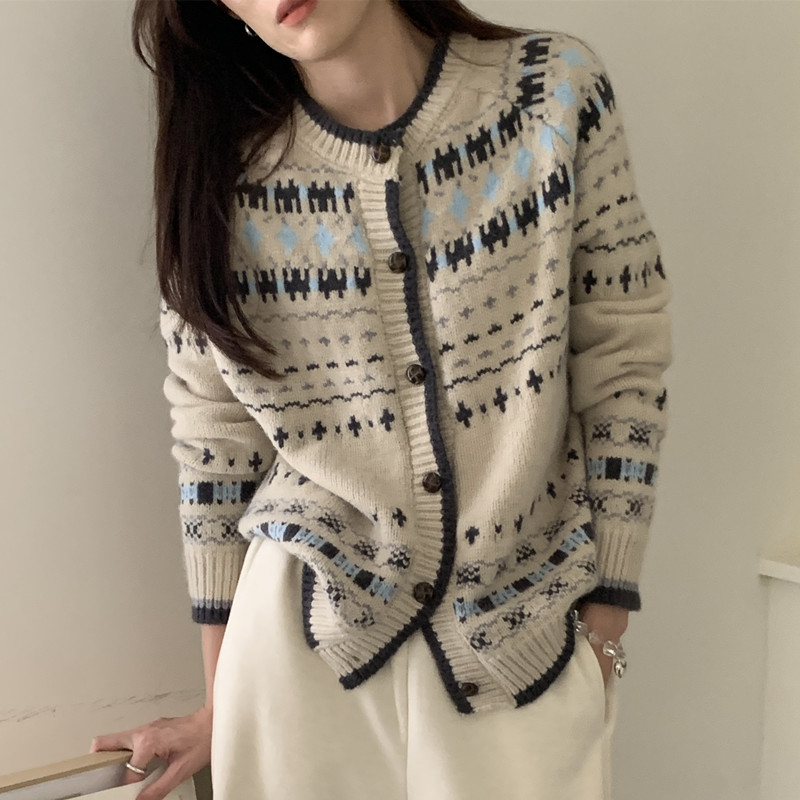 Real shot Fair Isle soft and waxy texture Xiaoxiang knitted cardigan retro jacquard sweater vintage jacket