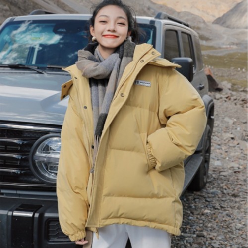 2024 new style of small women's cotton-padded jackets, Korean style down jackets with design sense, short jackets with cotton-padded jackets