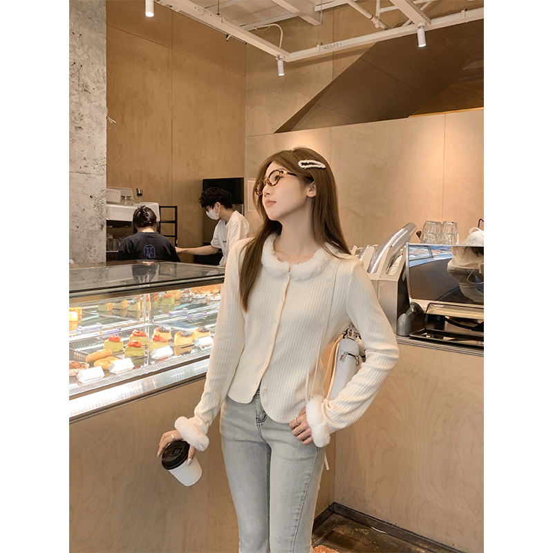 Real shot of Korean chic gentle fur collar knitted cardigan for women in autumn slimming short top