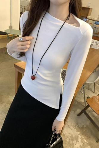 Actual pictures of sloping shoulders, irregular slim fit, white long-sleeved bottoming shirt for women, autumn and winter niche pure desire hottie tops