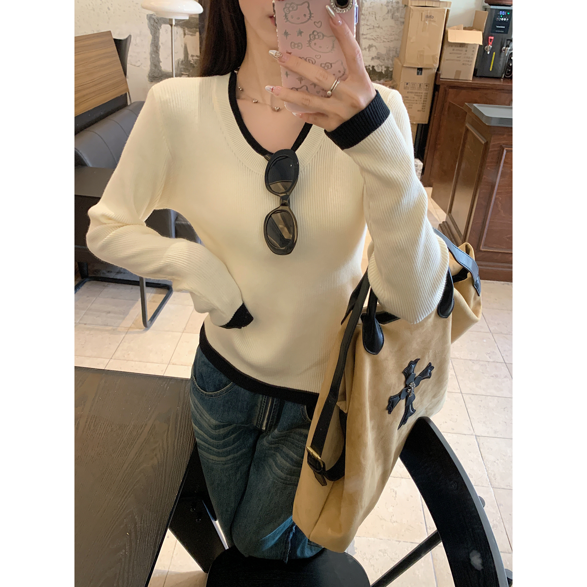 Actual shot of autumn and winter Korean style contrasting color u-neck temperament and versatile Andy velvet sweater long-sleeved bottoming sweater top