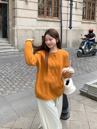 Actual shot of lazy style twist sweater for women in autumn and winter, soft and waxy suit top + versatile corduroy wide-leg pants two-piece set