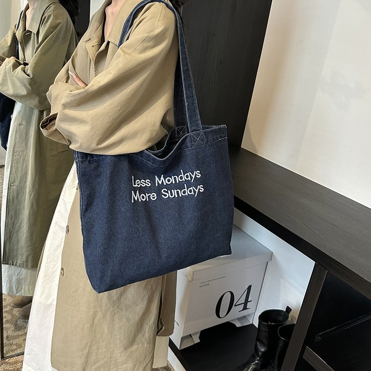 Retro American denim canvas bag ins large capacity embroidered shoulder bag student class commuting all-match handbag