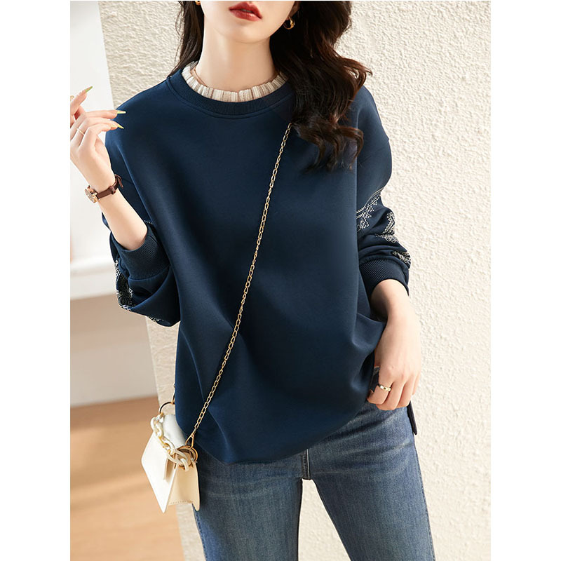 Heavy embroidered lace round neck sweatshirt for women spring and autumn European large size loose casual long-sleeved top