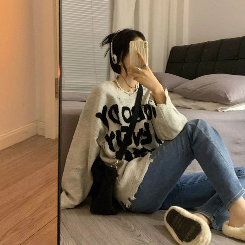 Retro lazy pullover long-sleeved letter sweater for women winter new style tassel loose slimming sweater top for outer wear