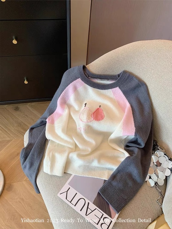 Contrast color fruit embroidery raglan sleeve pullover sweater for women, autumn design, age-reducing, western style, soft and waxy sweater