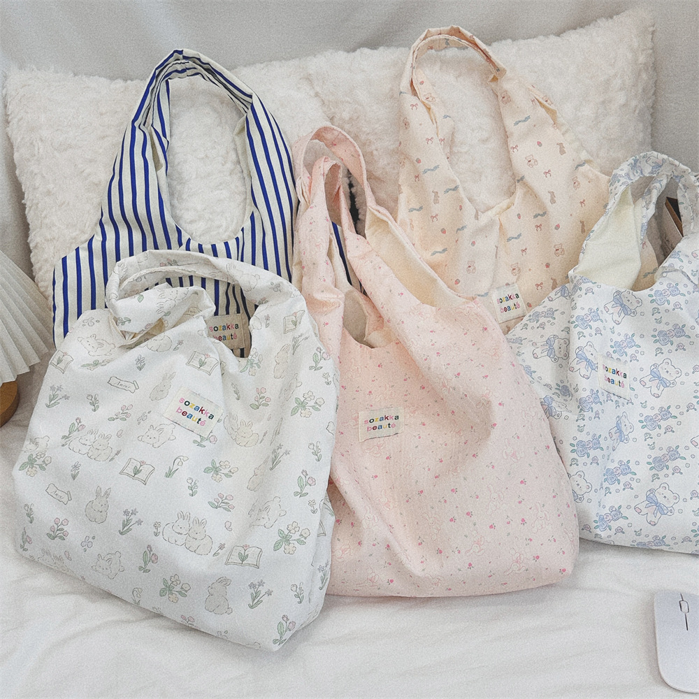 4613 Summer embossed shoulder bag for female students attending class vest bag versatile large capacity seaside vacation tote bag