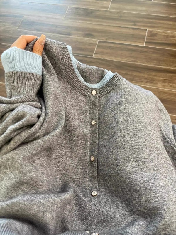 Gray fake two-piece long-sleeved knitted cardigan for women early autumn spring and autumn 2024 new style lazy soft waxy sweater jacket top