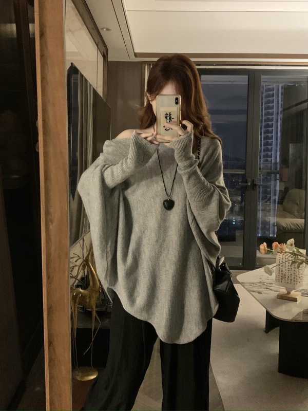 Large size retro slanted shoulder bat sleeve pullover sweater loose long-sleeved sweater lazy mid-length top