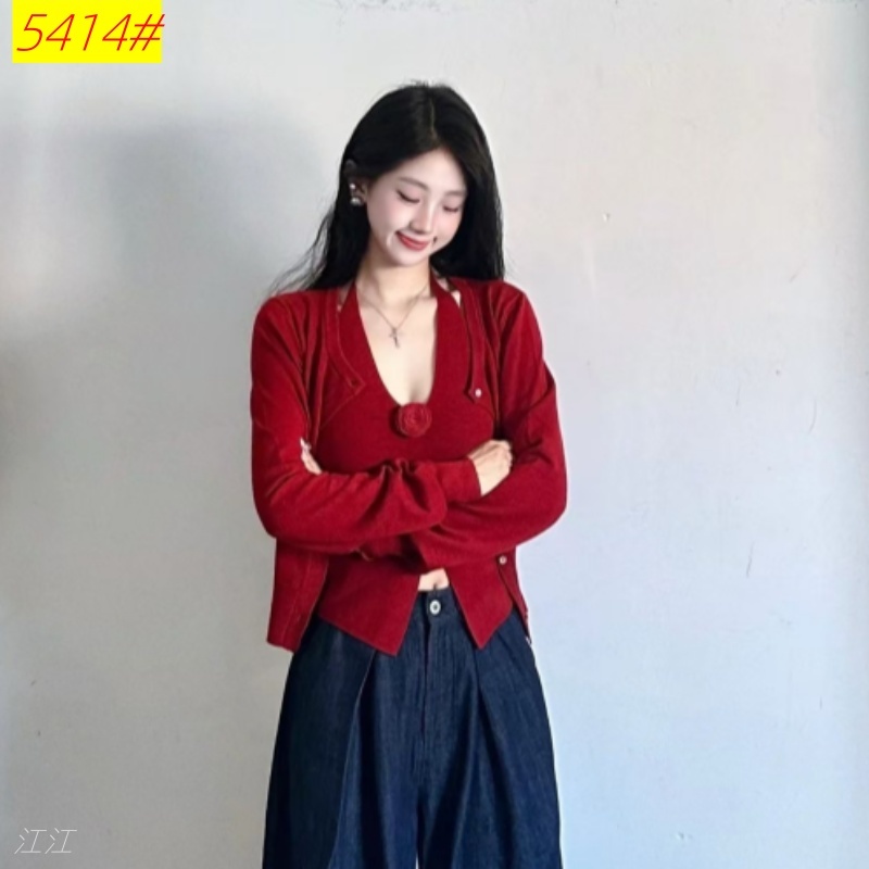 Red three-dimensional flower sweet and spicy style sexy camisole women's design niche and beautiful outer knitted sweater
