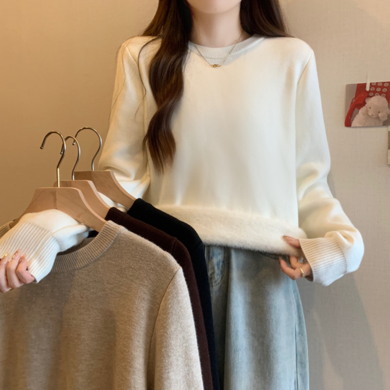 Autumn and winter new fat mm thickened one-piece velvet low round neck versatile slimming plain large size knitted bottoming shirt