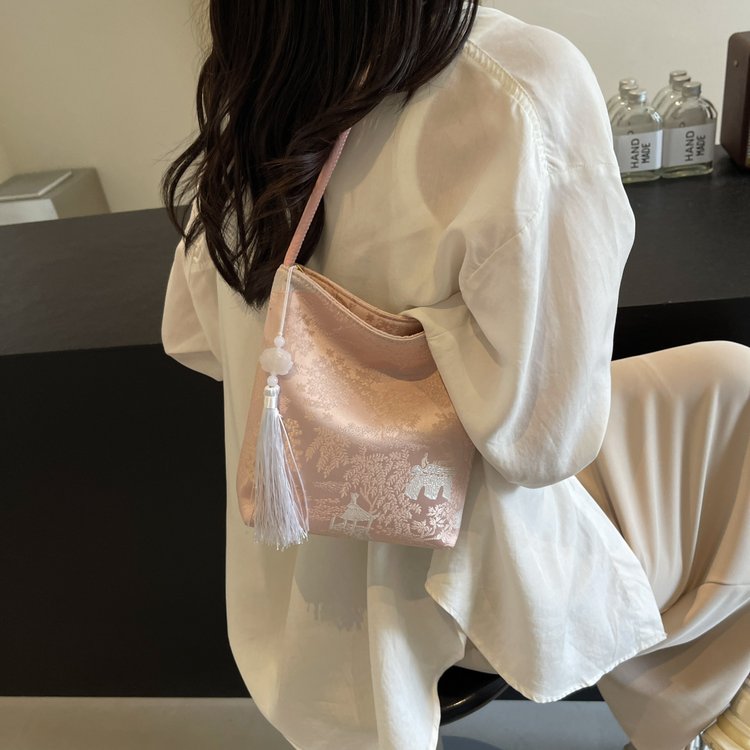 High-end texture small handbag for women 2024 new fashion and versatile Chinese style bucket bag foreign style single shoulder crossbody bag