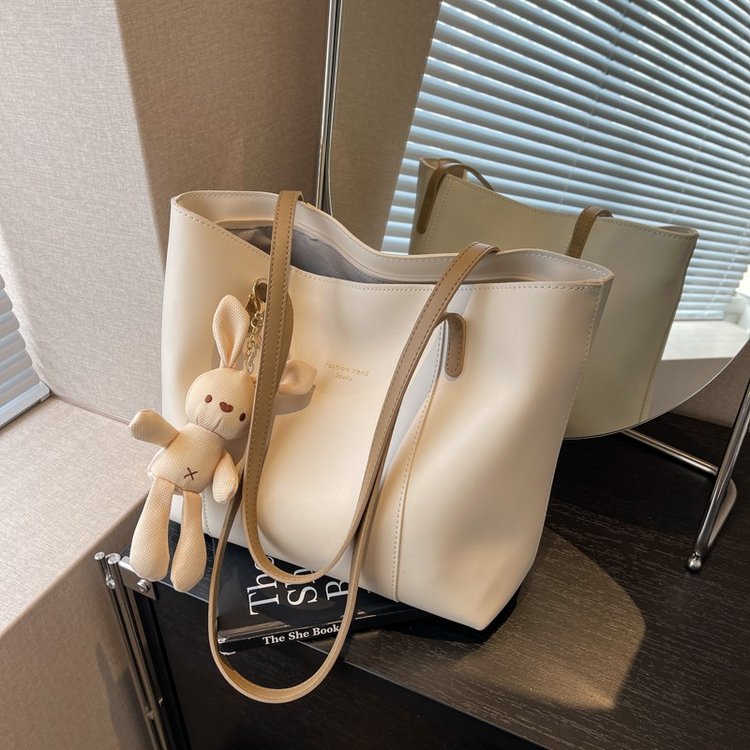 High-end commuter large-capacity bag, new women's bag, fashionable and versatile shoulder bag, summer popular tote bag