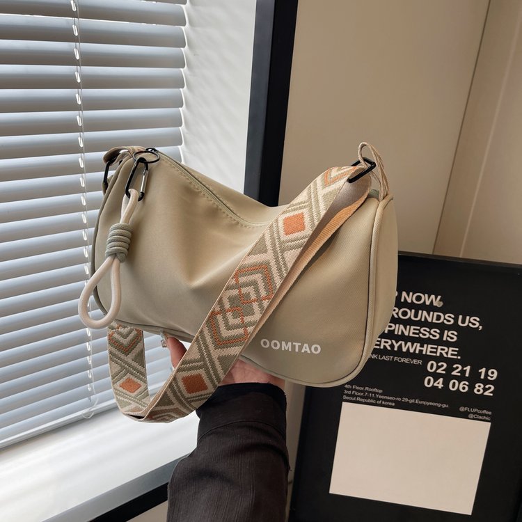 Canvas bag for women large capacity 2024 new ins versatile wide shoulder strap dumpling bag fashionable niche design crossbody bag