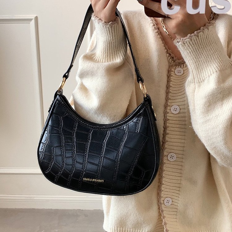 French niche bag for women 2024 spring new trendy versatile high-end texture internet celebrity fashion single shoulder armpit bag
