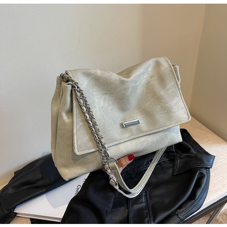 Commuting bag women's large capacity 2024 autumn and winter new fashion niche texture chain shoulder bag crossbody tote bag