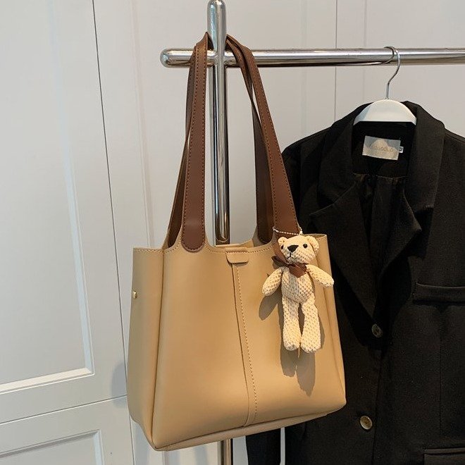 This year's popular new spring and summer large-capacity tote bag women's bag retro shoulder bag high-end fashion bag