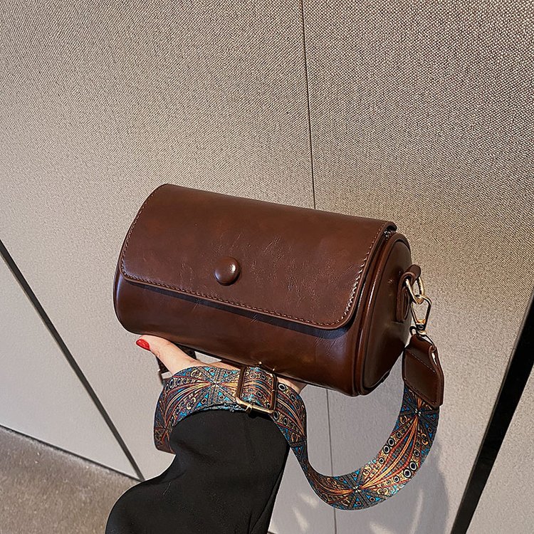 Retro small bag women's bag niche 2024 new trendy spring versatile wideband single shoulder crossbody bag hot style cylindrical bag