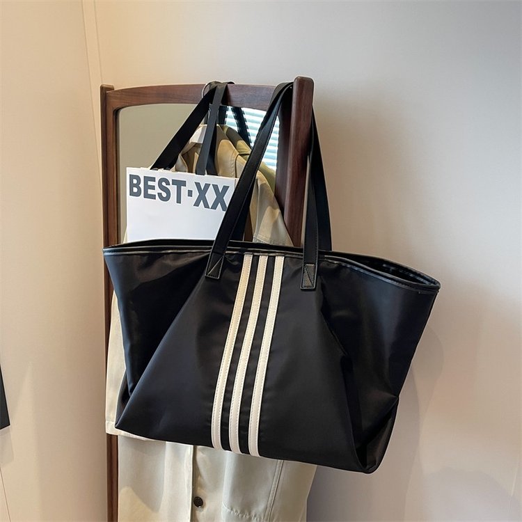 Versatile Striped Tote Bag Spring and Summer Popular Large Capacity Lazy Style Shoulder Bag Fashion Textured Bag Wholesale for Women