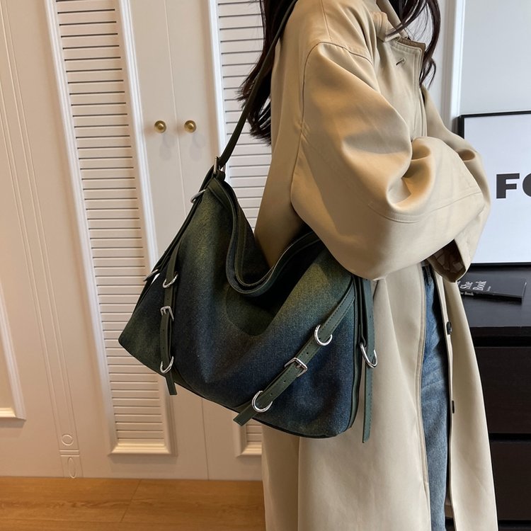 Korean version ins large-capacity bag women's new retro gradient denim bag texture commuter casual crossbody bag