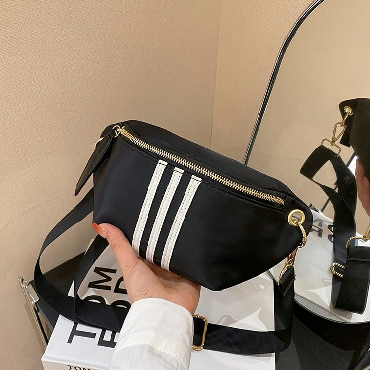 Casual, stylish and versatile ins niche nylon bag 2024 new women's bag popular popular crossbody bag chest bag