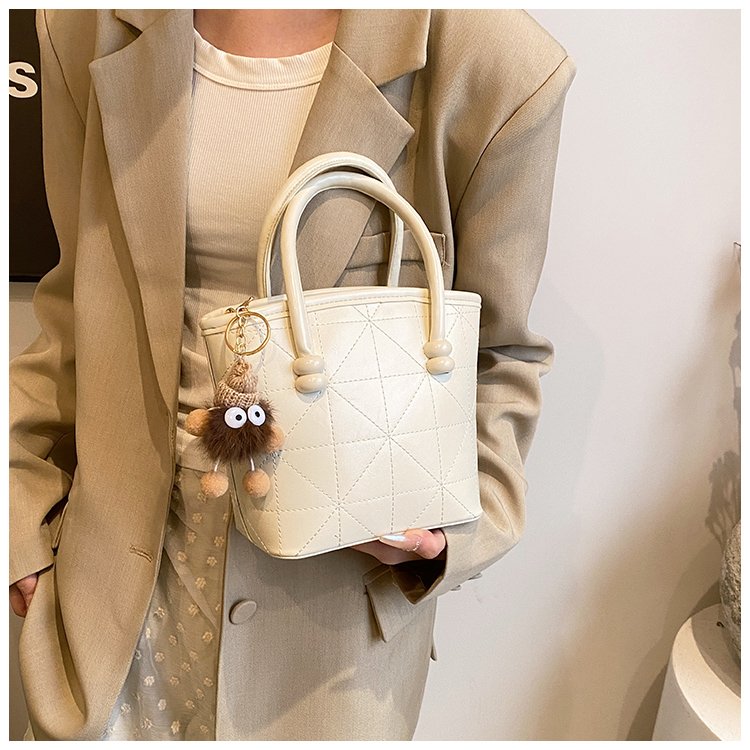 This year's popular bags for women 2024 new trendy high-end rhombus handbags shoulder crossbody commuter bucket bag