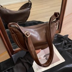 Bag women's crossbody bag 2024 new autumn and winter model large capacity niche design high-end retro single shoulder dumpling bag