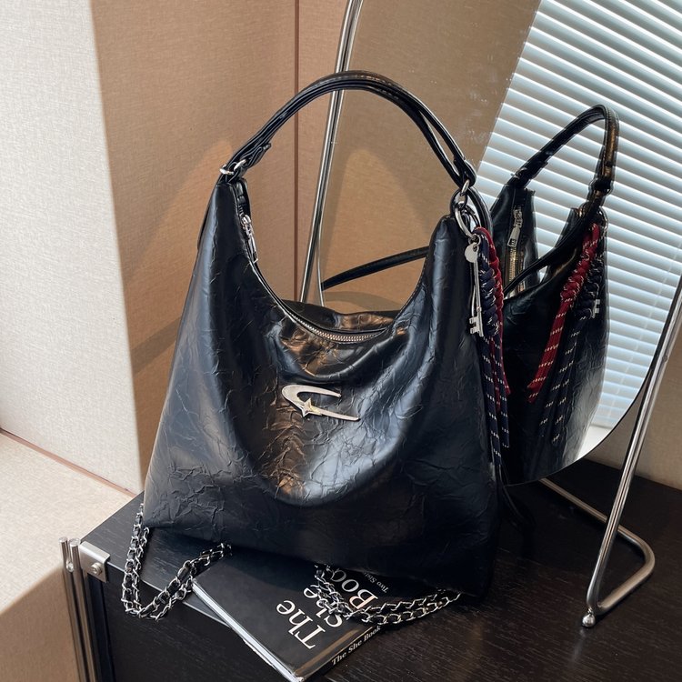 Soft surface large-capacity bag for women 2024 new popular popular versatile crossbody bag summer shoulder bucket bag