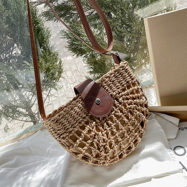 One-piece drop-shipping small fresh hollow semi-circle straw bag shoulder crossbody casual straw bag woven bag vacation beach bag