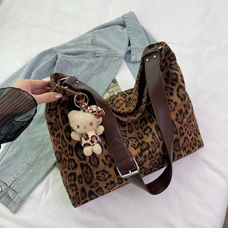 2024 Autumn New Casual Shoulder Bag Large Capacity Portable Tote Bag Women’s Niche Design Fashion Crossbody Bag
