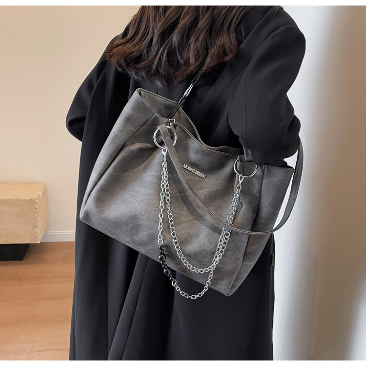 Shoulder bag large capacity chain 2024 Tote commuter new retro bag women's bag handbag winter fashion